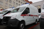 Павел Креков вручил ключи от 28 машин скорой помощи руководителям свердловских медорганизаций